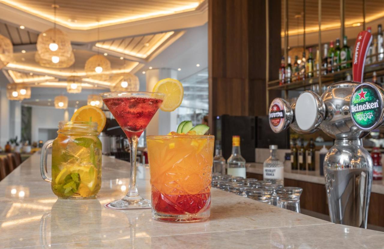 Vert Hotel Eilat By Afi Hotels Ngoại thất bức ảnh Cocktails at the bar